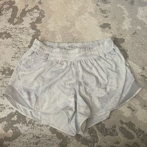 Lululemon Hotty Hot 4” Shorts